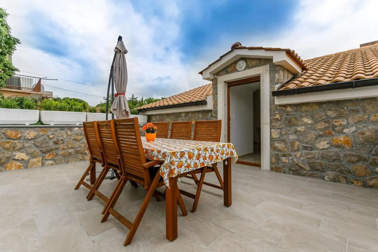 Apartment Mare Malinska
