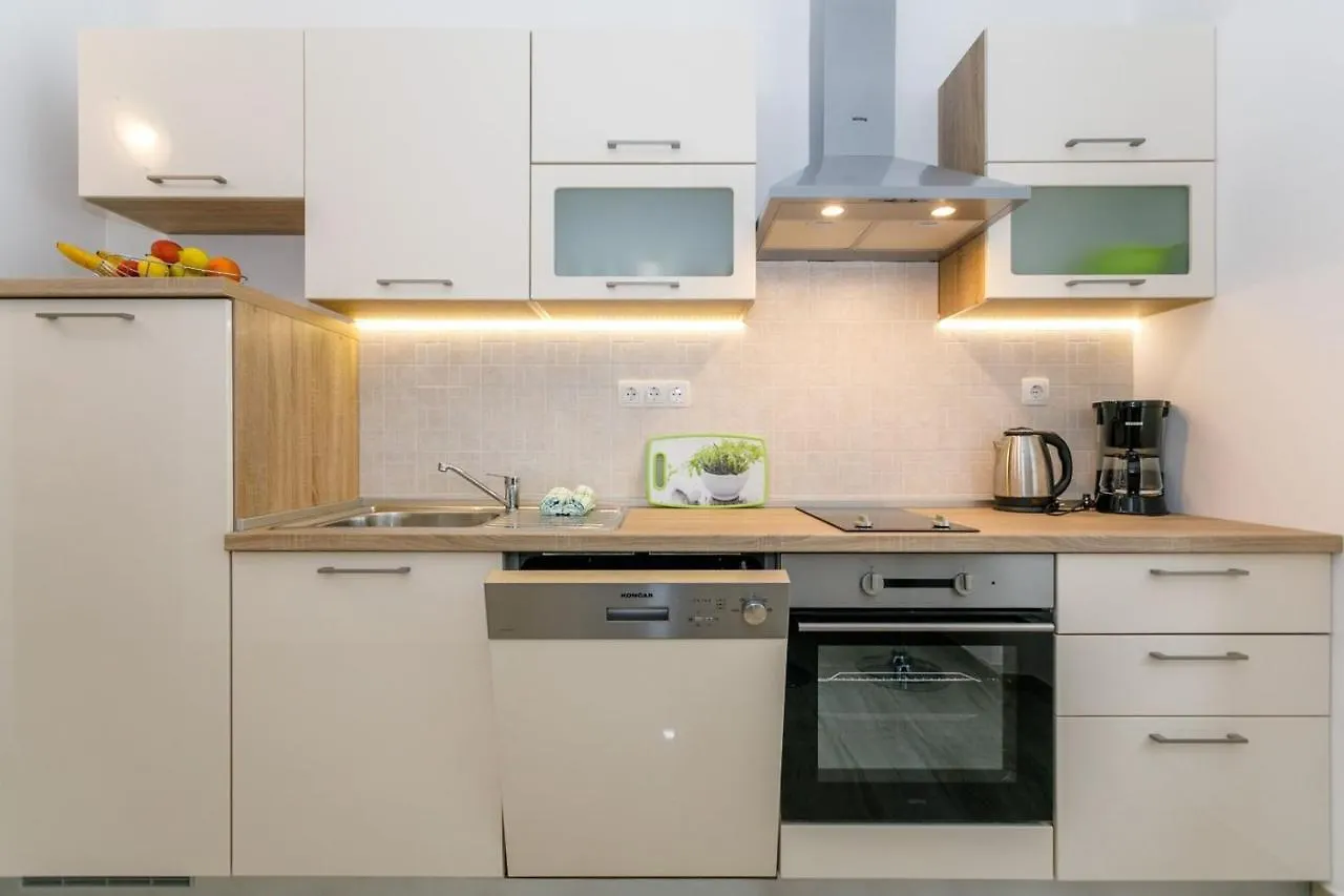 Apartment Mare Malinska 0*,