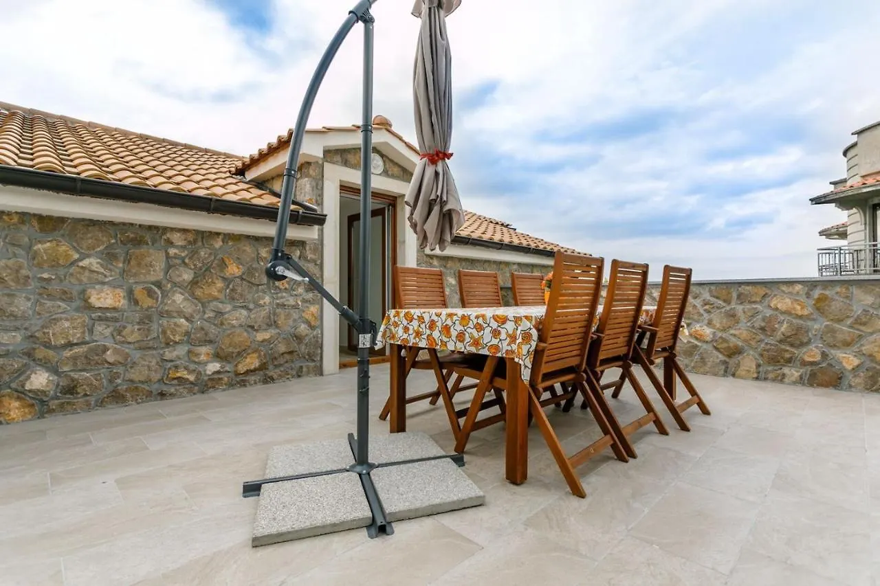 Apartment Mare Malinska