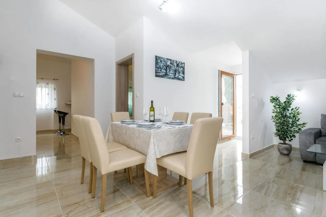 Apartment Mare Malinska