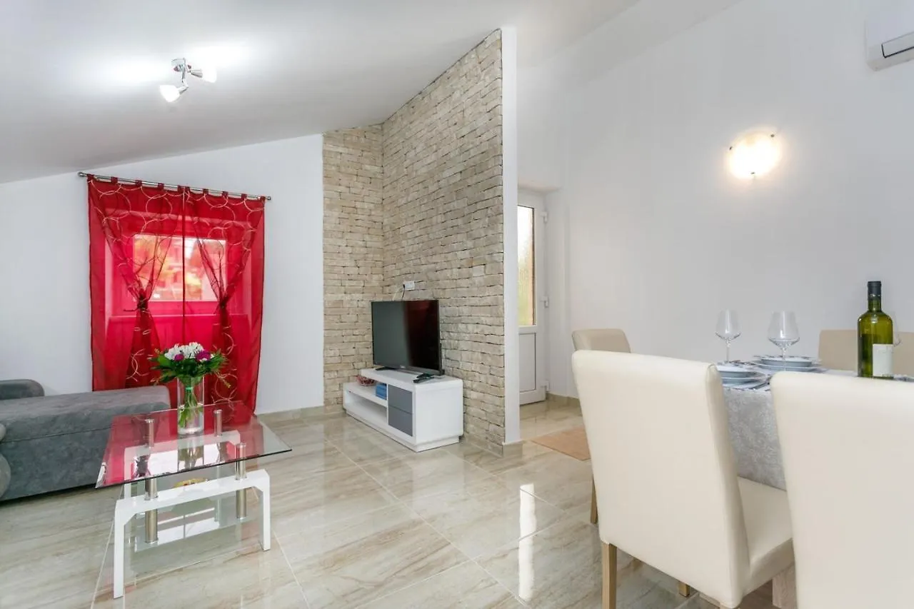 Apartment Mare Malinska