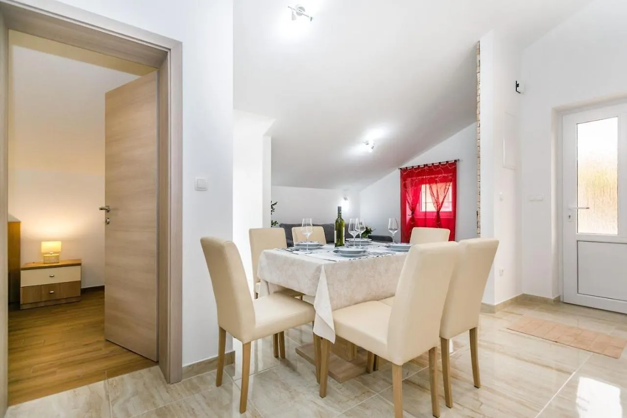 Apartment Mare Malinska 0*,  Croazia